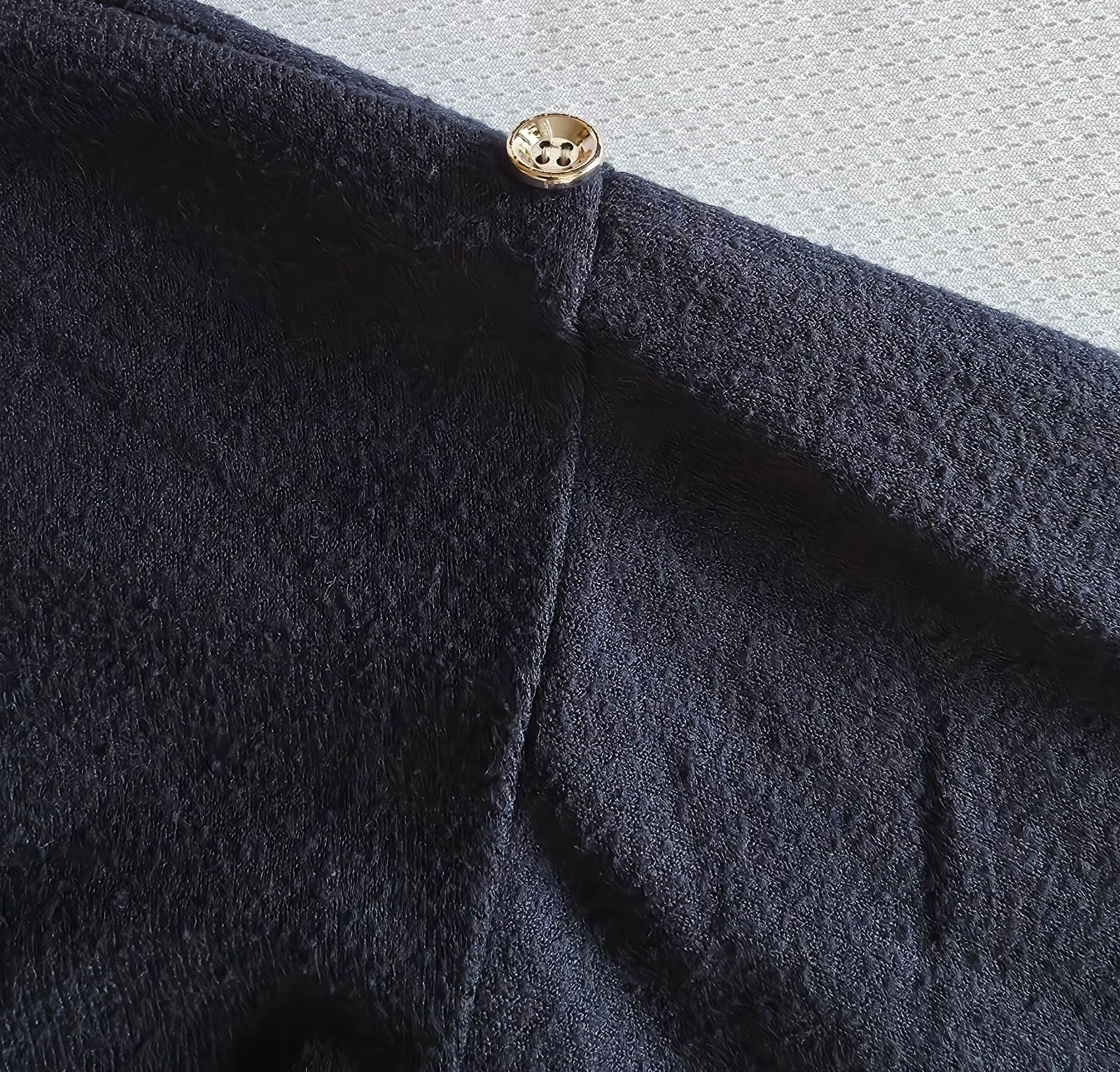 Light dark navy blue long-sleeved sweater with roll-up sleeves, gold buttons, Size XL 42/44 Made in Italy – photo 4